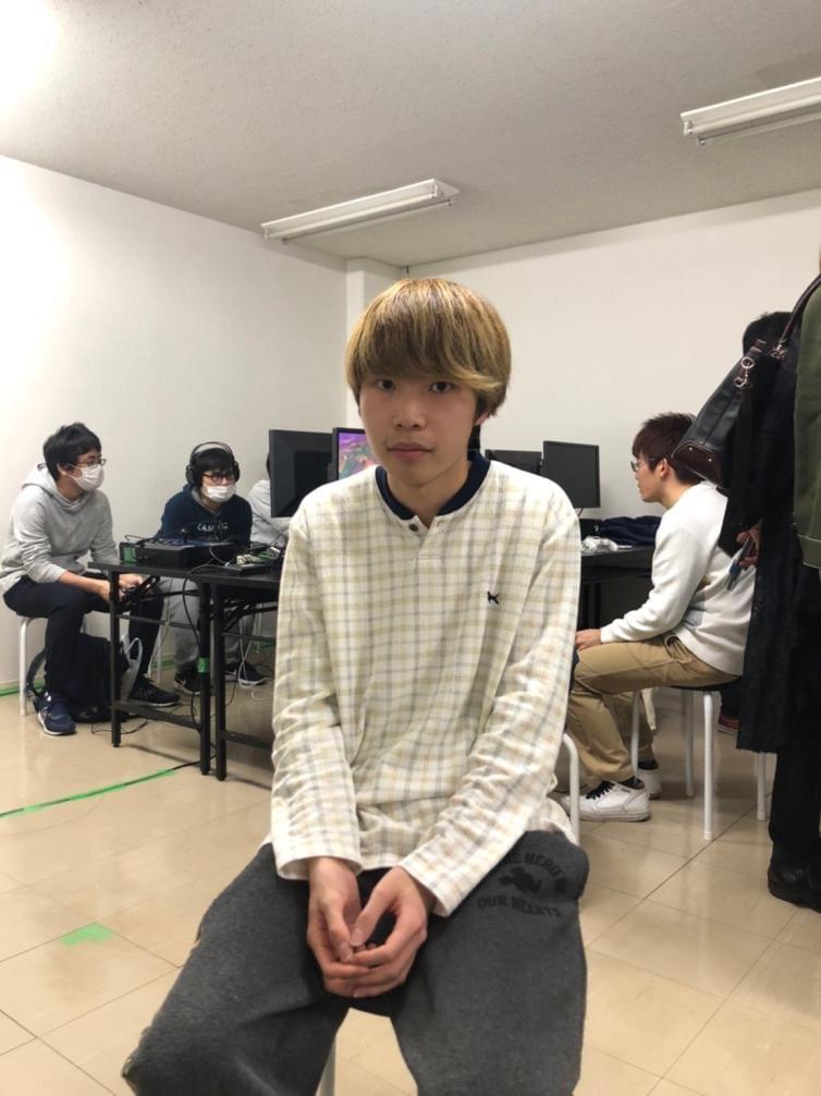 頂上を見続ける男 Atelier 掲載画像